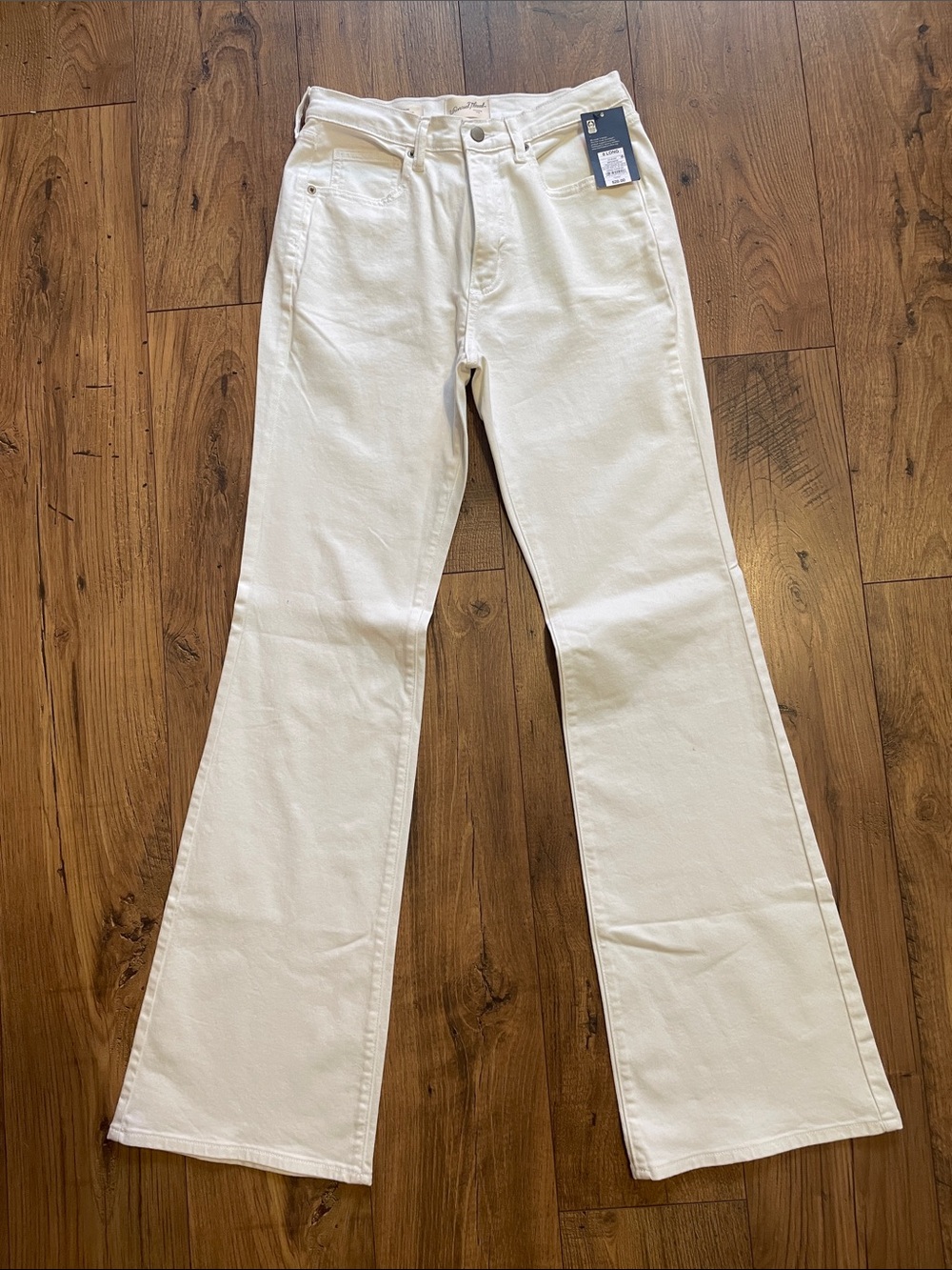 Women’s White Flared Jeans NWT